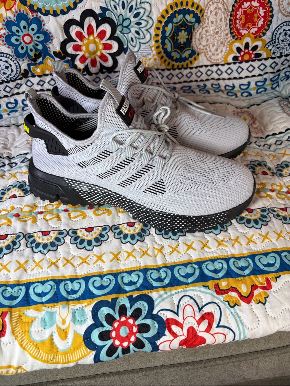 Unbranded Men’s Lightweight Gray Mesh Athletic Sneakers